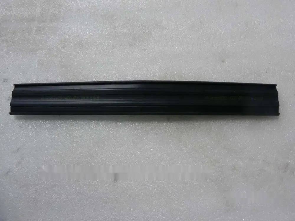 نوار شیار شیشه ستون وسط در جلو پایین بی وای دی Qin Plus DM-i/EV – 12225831-00