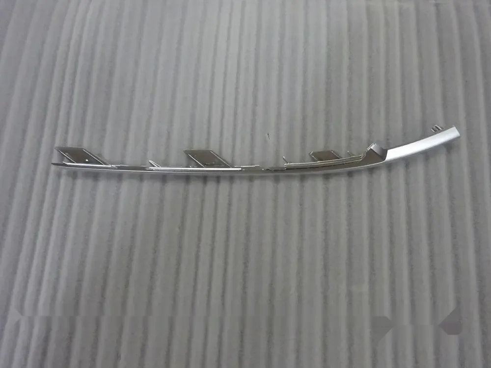 نوار کرومی پایین سپر جلو ۳ بی وای دی Qin Plus DM-i – 13185279-00
