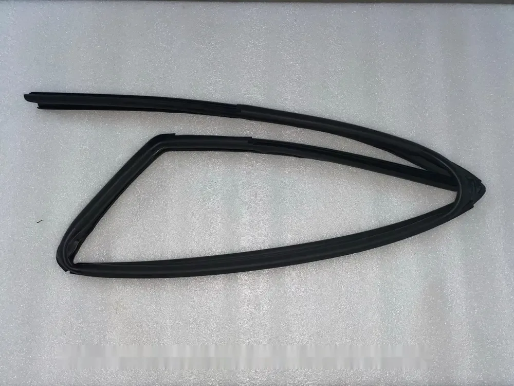 نوار شیار شیشه در عقب راست بی وای دی Dolphin EV – 13136657-00
