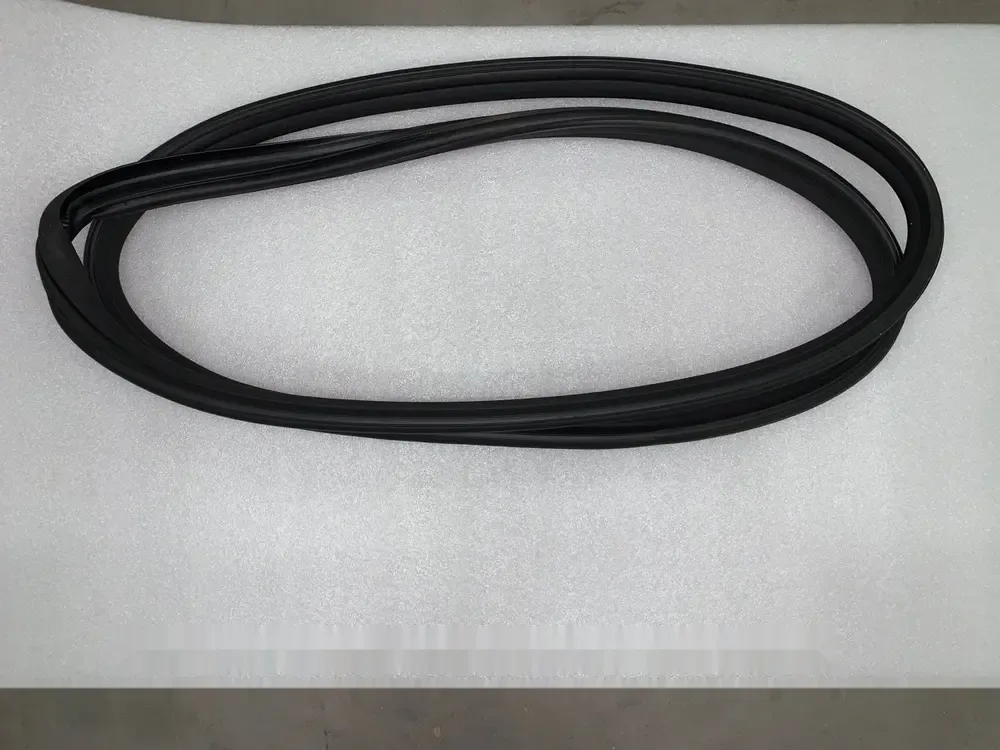 لاستیک دور چهارچوب در جلو راست بی وای دی Dolphin EV – 13136224-00