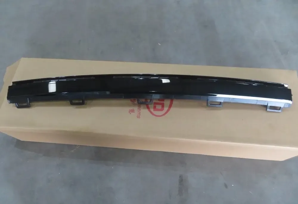 قاب وسط جلوپنجره بی وای دی Tang DM-i – 13581391-00