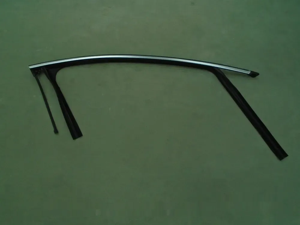 نوار شیار شیشه در جلو راست بی وای دی Han EV – 12593798-00