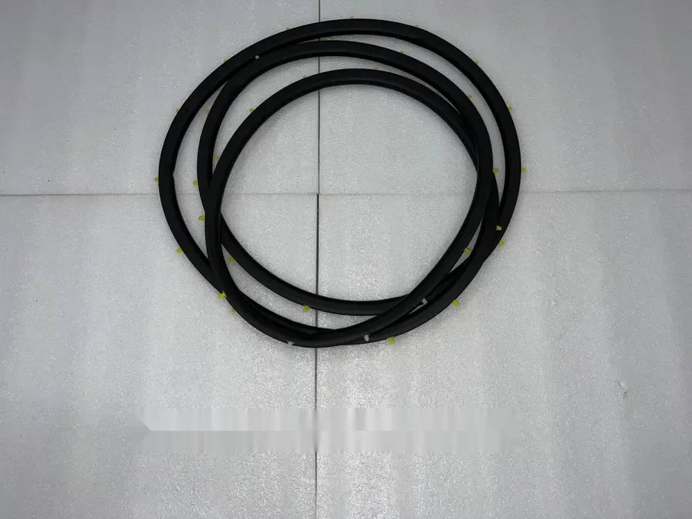 لاستیک دور در جلو چپ بی وای دی Atto 3 EV – 13167837-00