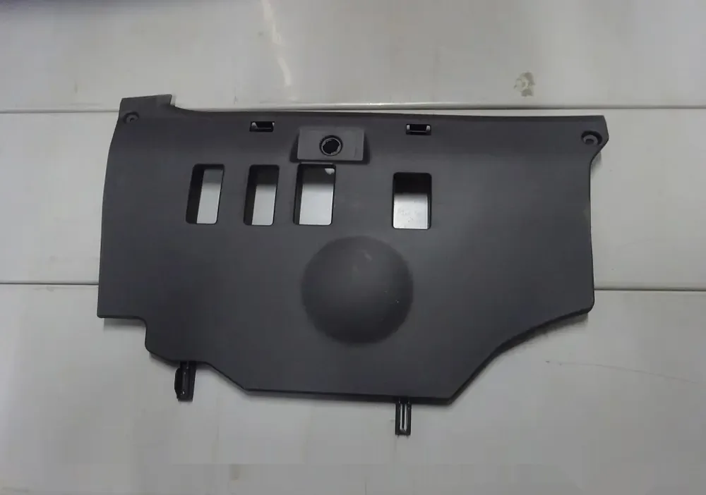 قاب عایق صدای پایین راست داشبورد بی وای دی Qin Plus DM-i/EV – 13171252-00